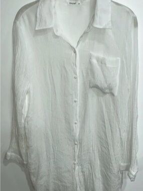 Lightweight White Button-Front Blouse - Classic Collared Shirt